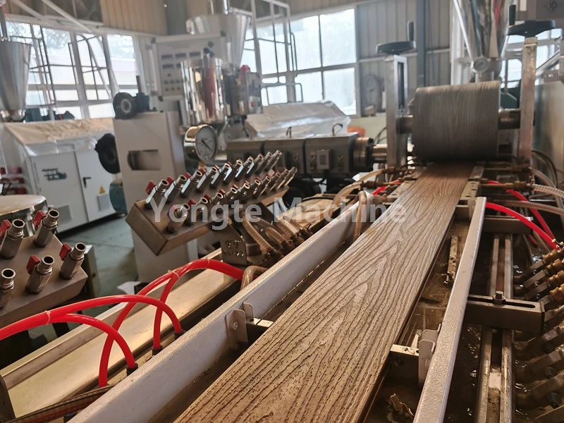 Chuidigh Yongte leis an gcliant líne easbhrúite próifíl WPC a bharrfheabhsú, rud a d'eascair méadú 40% ar éifeachtúlacht aschuir