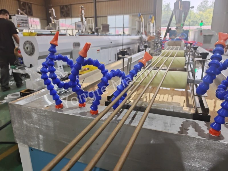 An tSín WPC Píob Making Machine le Ceithre cuas