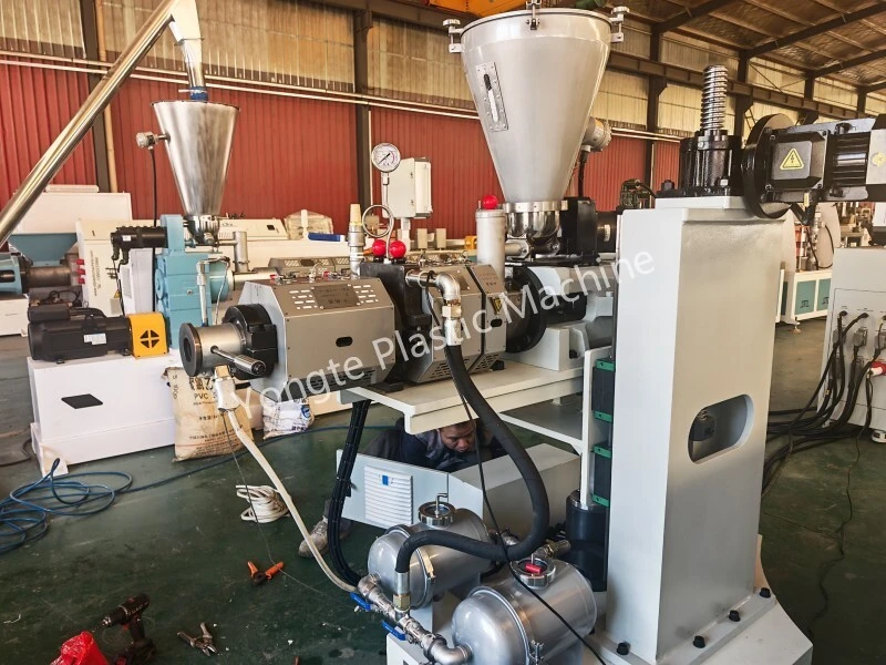 Extruder Scriú Dúbailte Cónúil SJSZ35 don tSeapáin