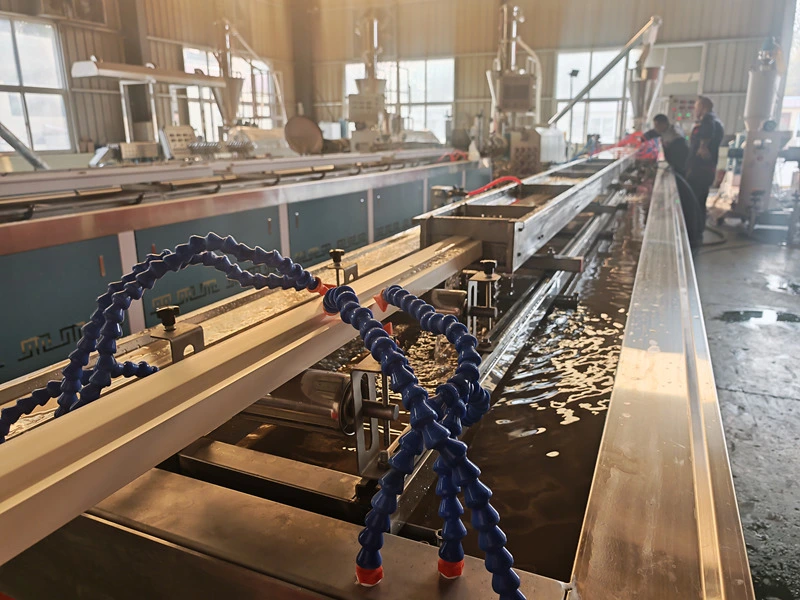 Meaisín Déantús Fráma Doras WPC